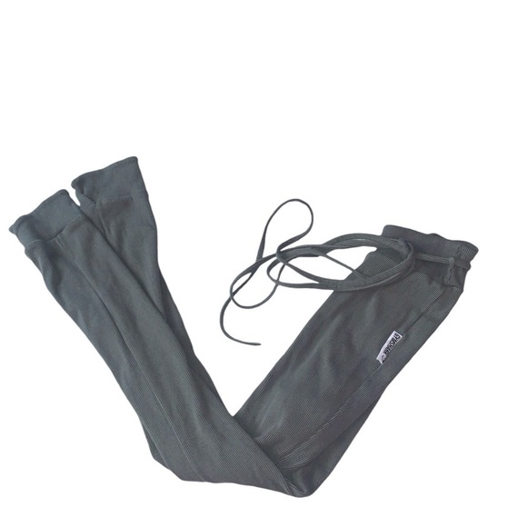 Gymshark gray ribbed leggings - Picture 2 of 4